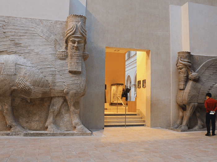 Paris: Priority Access Louvre With Host -Direct to Mona Lisa - Temporary Exhibitions and Diverse Departments