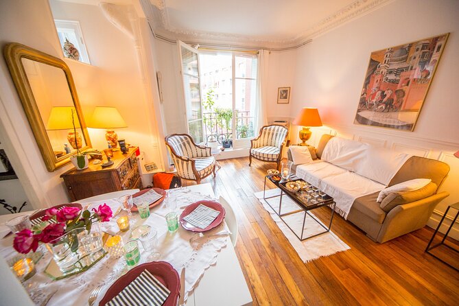 Paris Private 4-Course French Dinner With Wine in Montmartre - Logistics and Requirements