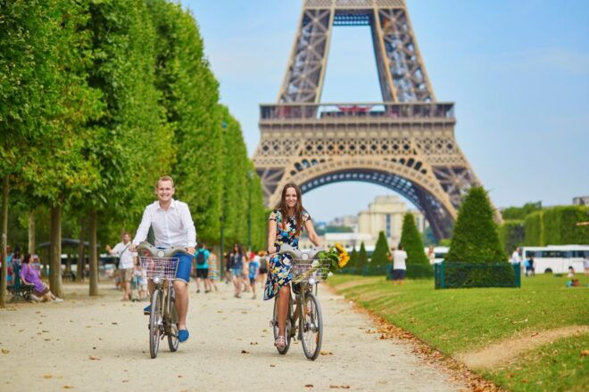 Paris: Private Bike Tour of Old Town and Top Attractions - Full Description of the Tour