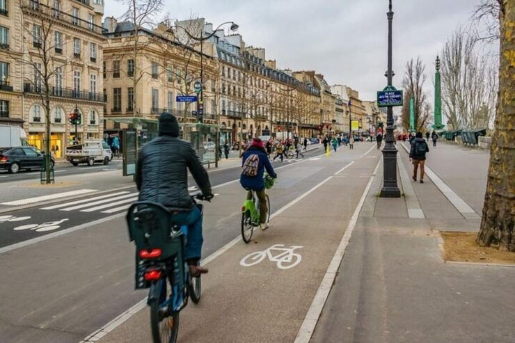 Paris : Private Bike Tour With A Guide - Experience Features