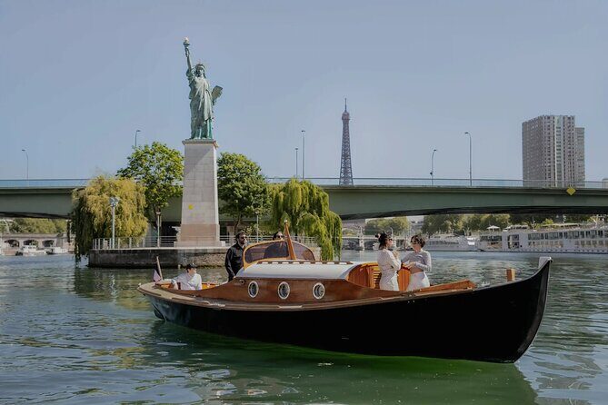 Paris Private Boat Tour with Champagne - Introduction