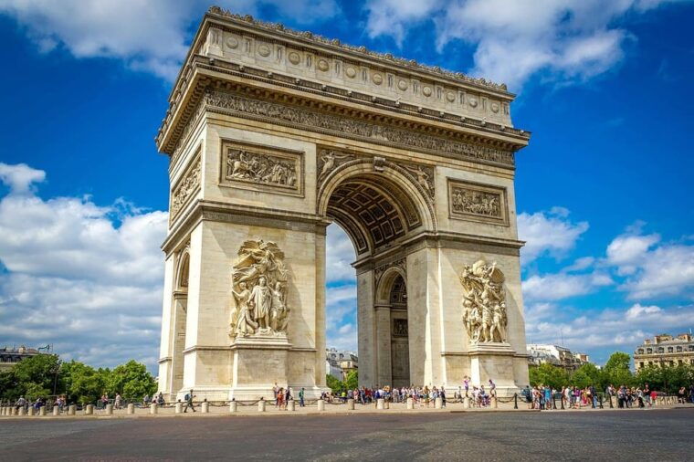 Paris: Private City Sightseeing Tour With Driver - Itinerary Highlights