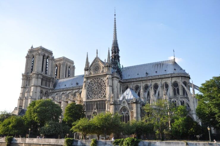Paris: Private Customizable City Tour in Spanish - Itinerary Highlights