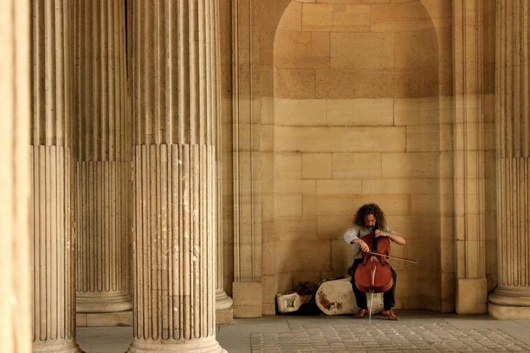 Paris: Private Customized 2-Hour Walking Tour With a Local - Itinerary and Locations