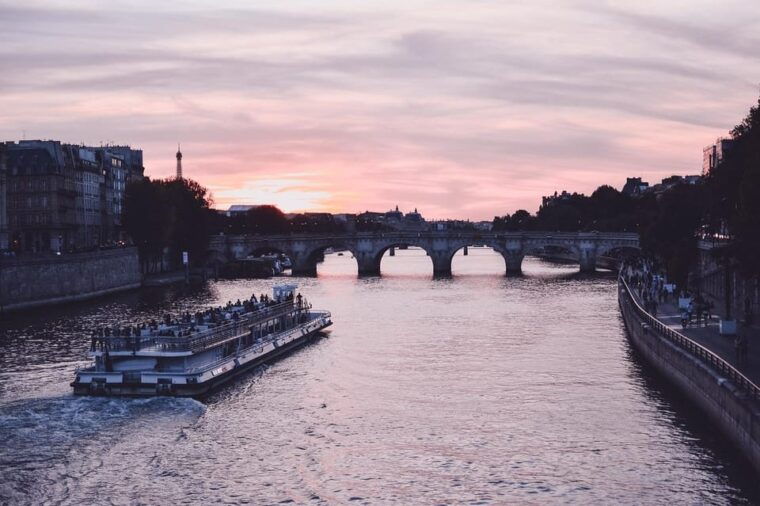 Paris: Private Customized 2-Hour Walking Tour With a Local - Reasons to Book the Tour