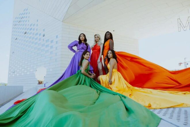 Paris : Private Flying Dress Photoshoot by the Eiffel Tower - Dress Catalog and Selection