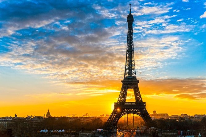 Paris Private Full Day Tour - Montmartre, French Lunch & Eiffel Tower - Montmartre Exploration
