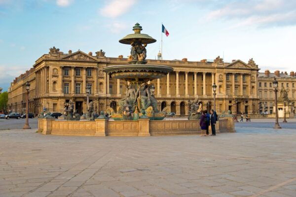 Paris: Private Guided Tour and Transfer to Airport - Hassle-free Pickup Service
