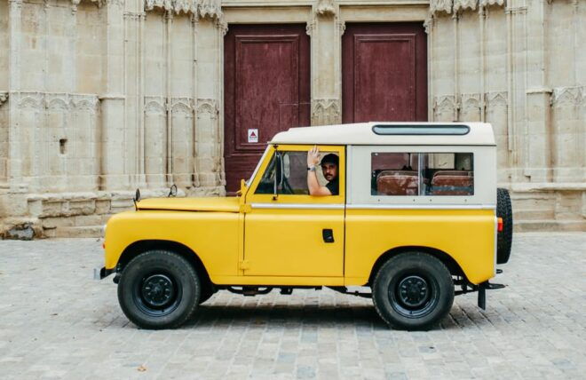 Paris: Private Guided Tour in a Vintage Land Rover - Experience Highlights