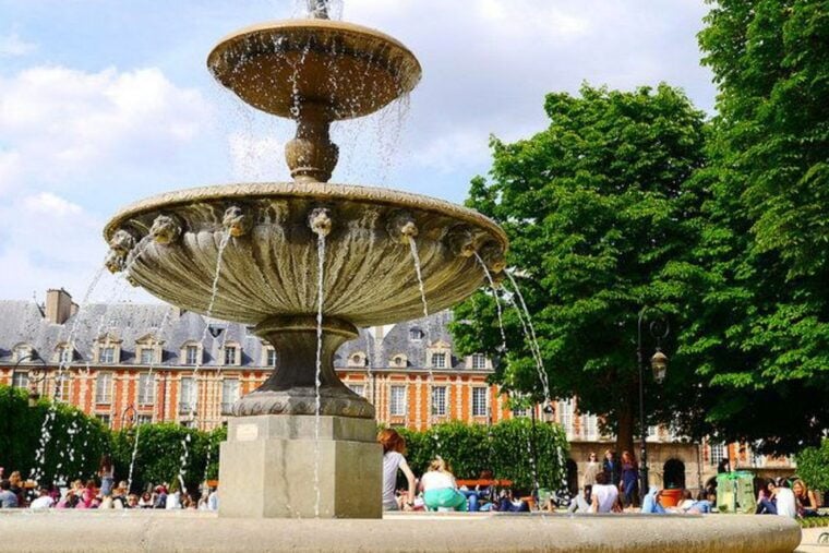 Paris: Private Guided Tour of Marais Disctrict - Accessibility Options