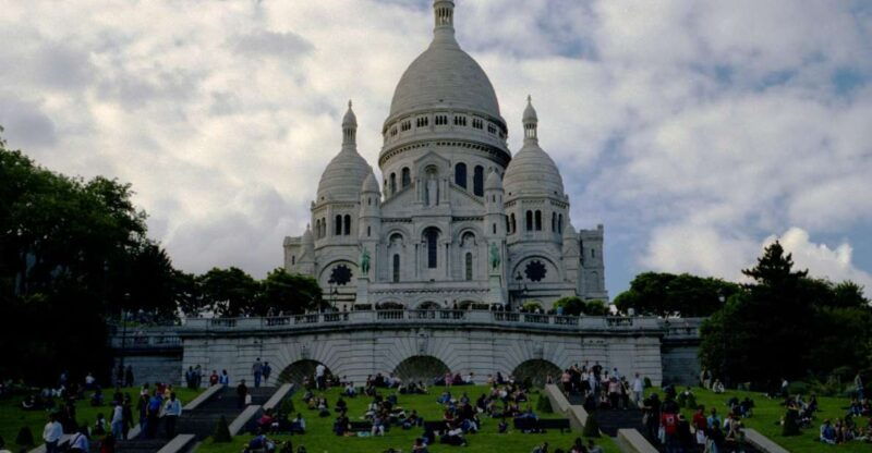 Paris: Private Guided Tour of the Charming Montmartre - Itinerary Highlights