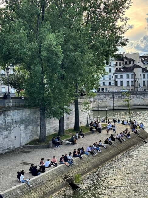 Paris: Private Guided Tour with a Local in English/Russian - Good To Know