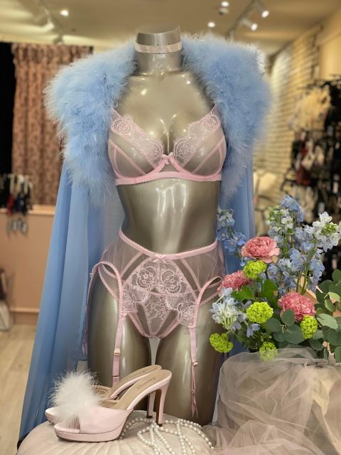 Paris: Private Lingerie Fitting Activity for Couples - Experience Inclusions