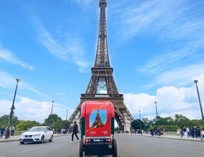 Paris : Private Luxury Rickshaw Tour With Hotel Pick-up - Audio Guide Options for Multilingual Guests