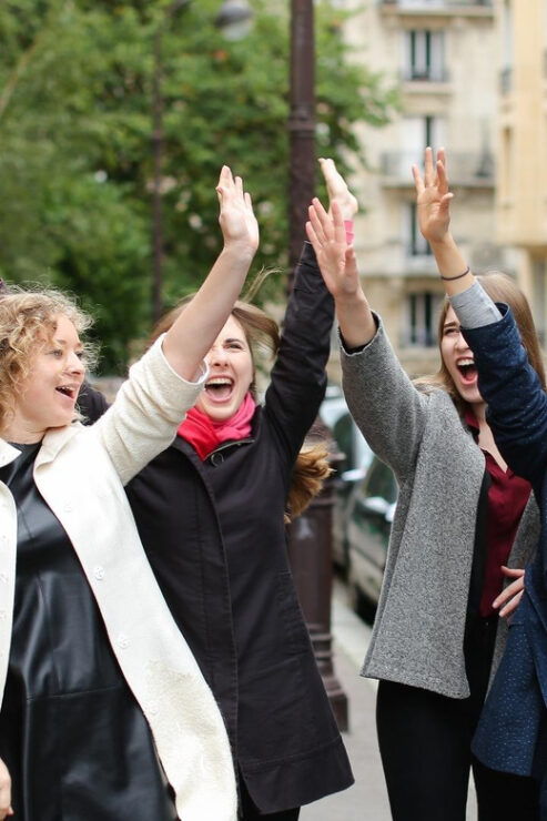 Paris: Private Montmartre & Sacre Coeur Family Tour in Arabic - Key Points