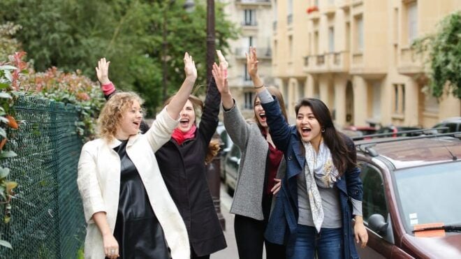 Paris: Private Montmartre & Sacre Coeur Family Tour in Arabic - Tour Logistics