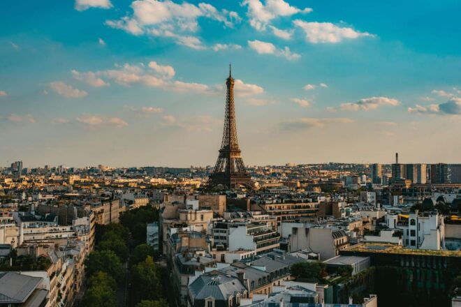 Paris: Private Photos in Eiffel Tower - Included Services