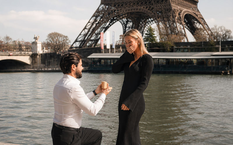 Paris Private Photoshoot Experience - A one-hour route shaped around your group