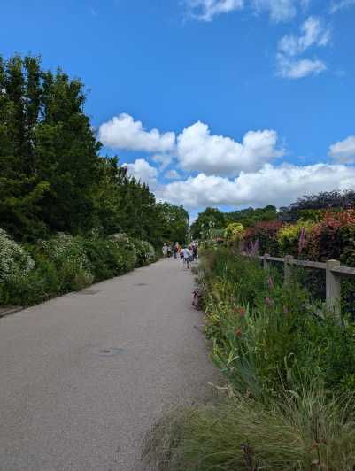 Paris: Private Round-Trip Transfer to Giverny - Booking Process and Flexibility