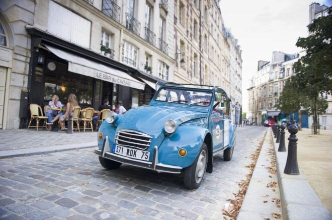 Paris: Private Sightseeing Tour in Citroën 2CV - Selecting Participants and Date