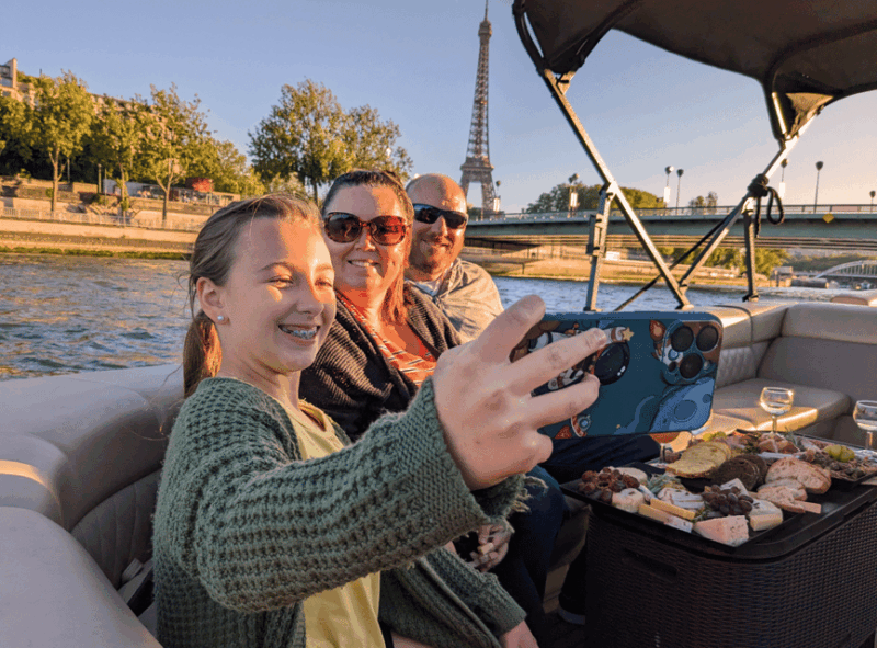Paris: Private Sunset Sein Cruise With Aperitif and Pick-Up - Gourmet Aperitif Experience