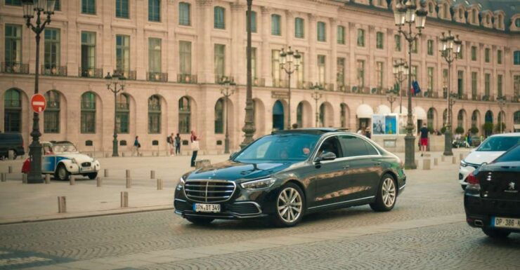 Paris: Private Tour by Chauffer-Driven Car - Itinerary Highlights