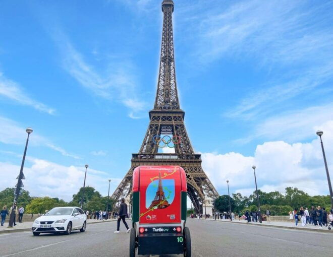 Paris : Private Tour by Electric Rickshaw With Hotel Pick up - Unique Eco-Friendly Experience