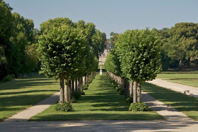 Paris: Private Tour of Domaine De Chantilly Ticket&Transfer - Historical Significance of Chateau De Chantilly