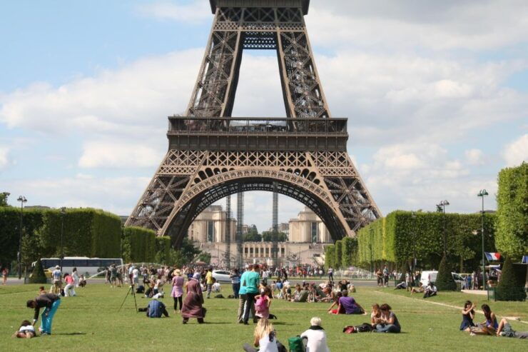 Paris: Private Tour With a Local Guide - Language Options and Highlights