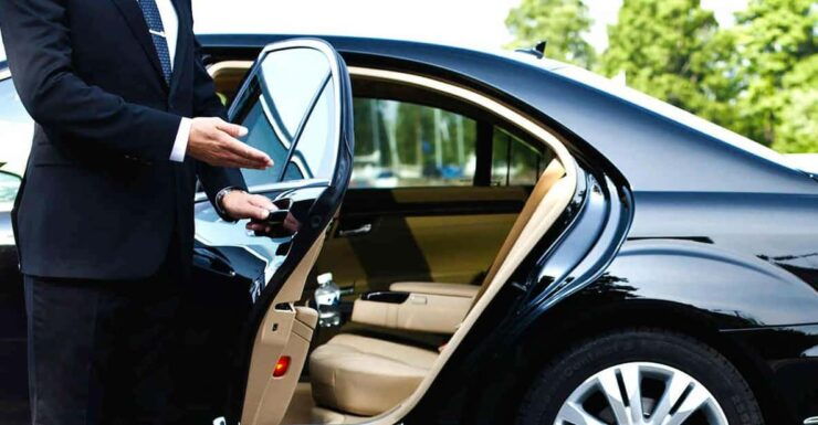 Paris: Private Transfer Airport Paris - Fontainebleau - Key Points