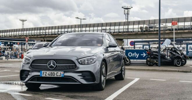 Paris: Private Transfer To/From Orly Airport - Multilingual and Wheelchair Accessible Service