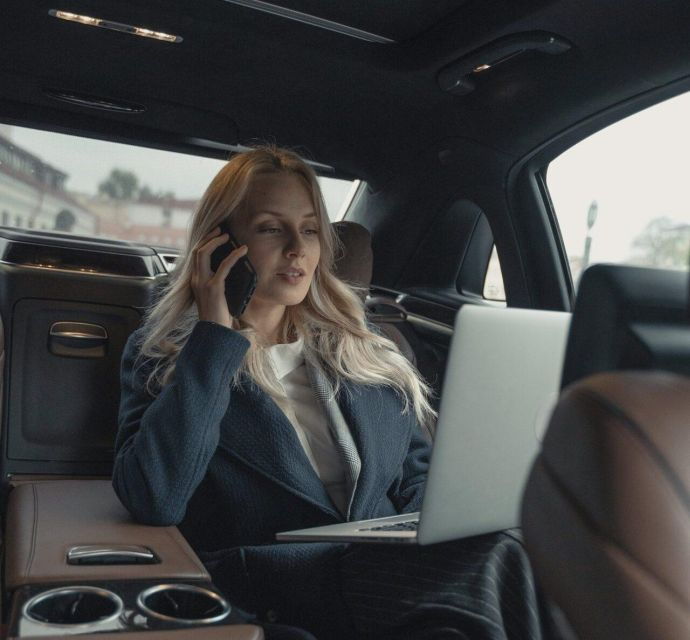 Paris: Private Transfer to or From Charles De Gaulle Airport - Premium Transportation Service