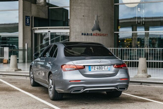 Paris: Private Transfer to or From Charles De Gaulle Airport - Experience Highlights