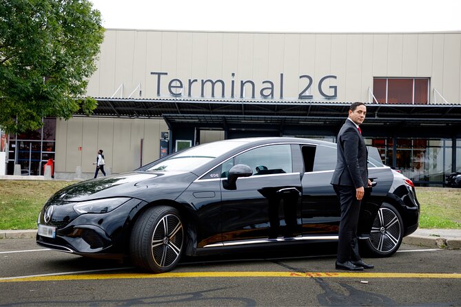Paris: Private Van or Sedan Transfer to Charles De Gaulle Airport - Pickup Details