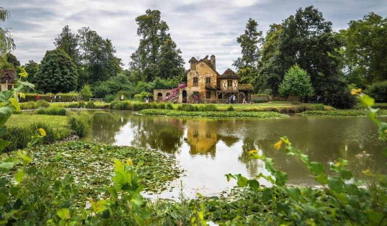 Paris: Private Versailles & Estate Marie Antoinette Day Trip - Exploring the Estate of Marie Antoinette