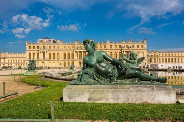 Paris: Private Versailles & Estate Marie Antoinette Day Trip - Important Information and Restrictions