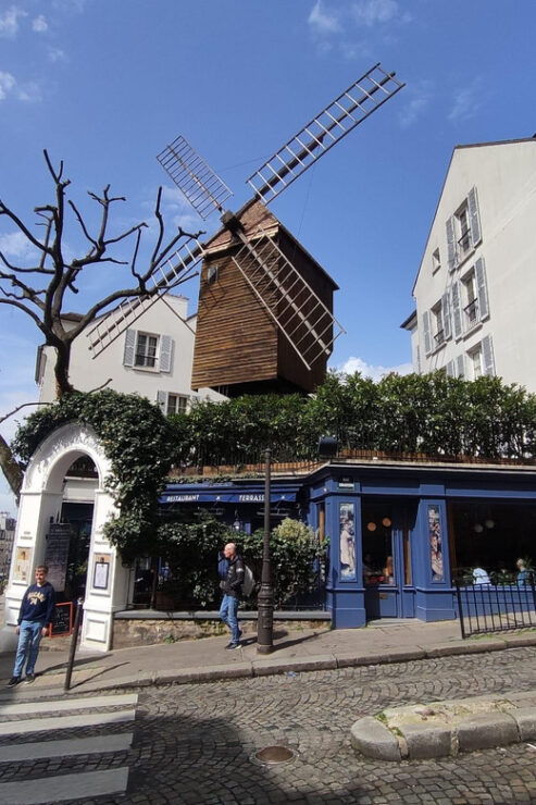 Paris : Private Walking Tour in Montmartre - Itinerary Highlights