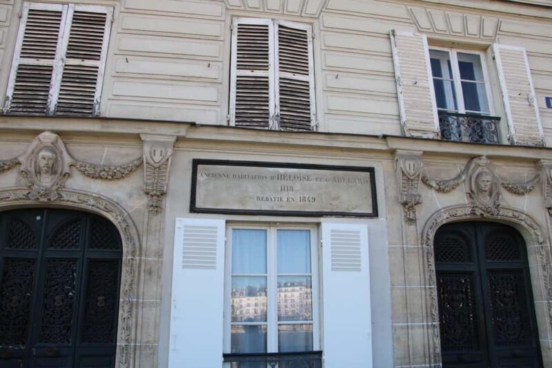 Paris: Private Walking Tour with Notre Dame Medal - Good To Know