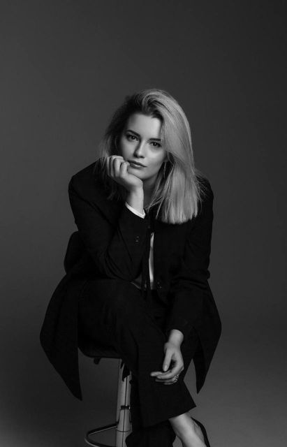 Paris: Professional Photographer - Pricing and Booking Details