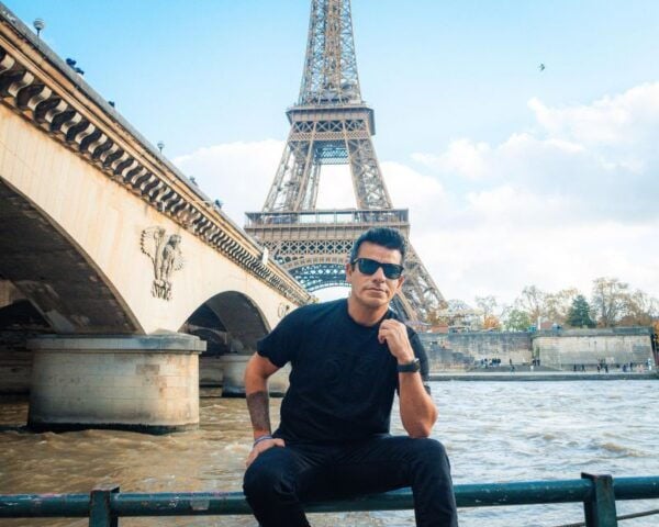 Paris: Professional Photoshoot With the Eiffel Tower - Full Description of the Activity