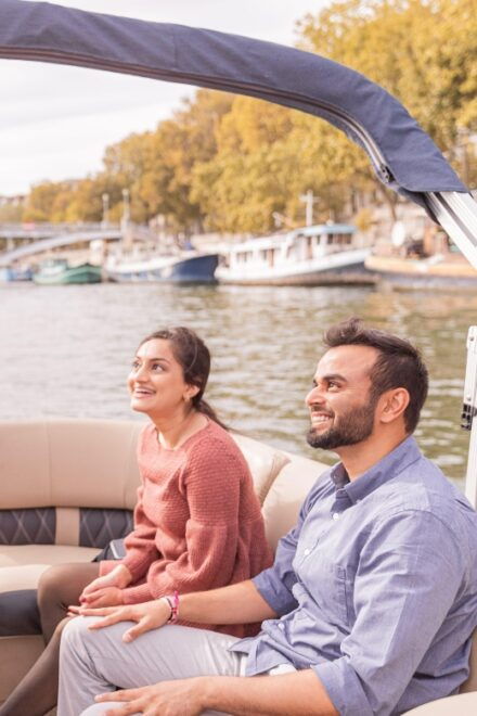 Paris Proposal / Private River Cruise Photographer 1h - Capturing the Perfect Proposal Moment