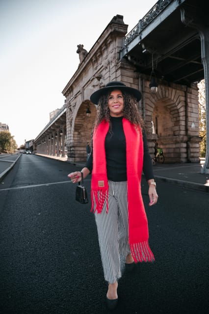 Paris: Quick Private Photography Session Near Eiffel Tower - Private Group Experience