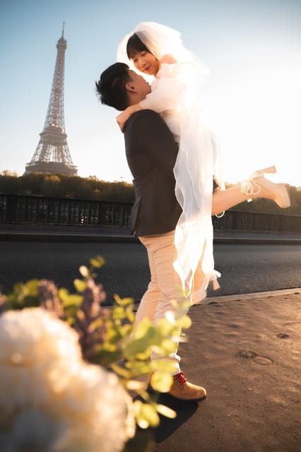 Paris: Quick Private Photography Session Near Eiffel Tower - Frequently Asked Questions