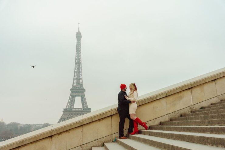 Paris: Romantic Photoshoot for Couples - Languages and Accessibility