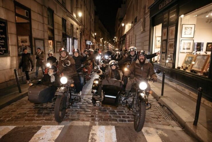 Paris: Romantic Sidecar Tour by Night With Champagne - Famous Landmarks to Visit
