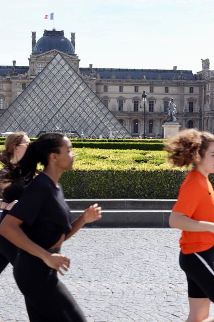 PARIS : Running Tour Experience (Montmartre, Eiffel Tower..) - Guided Tour Features