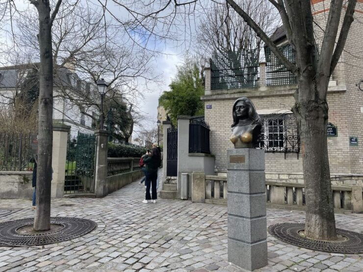 Paris: Sacré-Coeur and Montmartre Guided Walking Tour - Activity Details