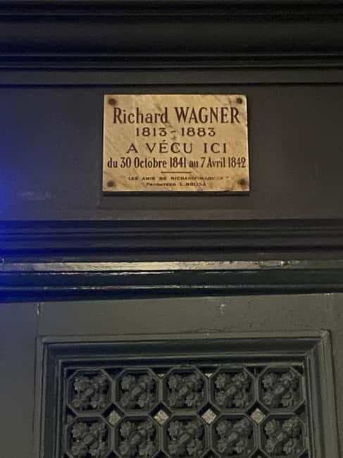 Paris: Saint-Germain-des-Prés Guided Tour with Wine & Cheese - The Wine & Cheese Tasting Experience