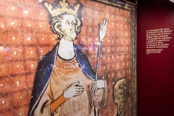 Paris: Sainte-Chapelle and Conciergerie Combined Tickets - Nearby Attractions to Explore