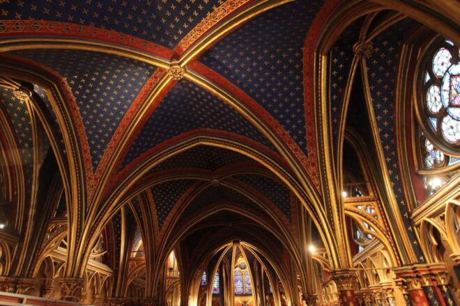 Paris: Sainte Chapelle Guided Tour With Reserved Access - Key Features